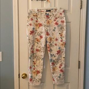 Bandolino women’s 10 floral stretch ankle jeans